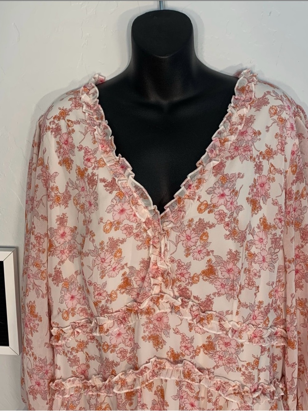 Dokotoo Pink White Floral Ruffle Deep V Neck Mini Dress Plus Size 2XL - Picture 3 of 12